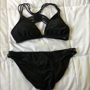 Black bikini set